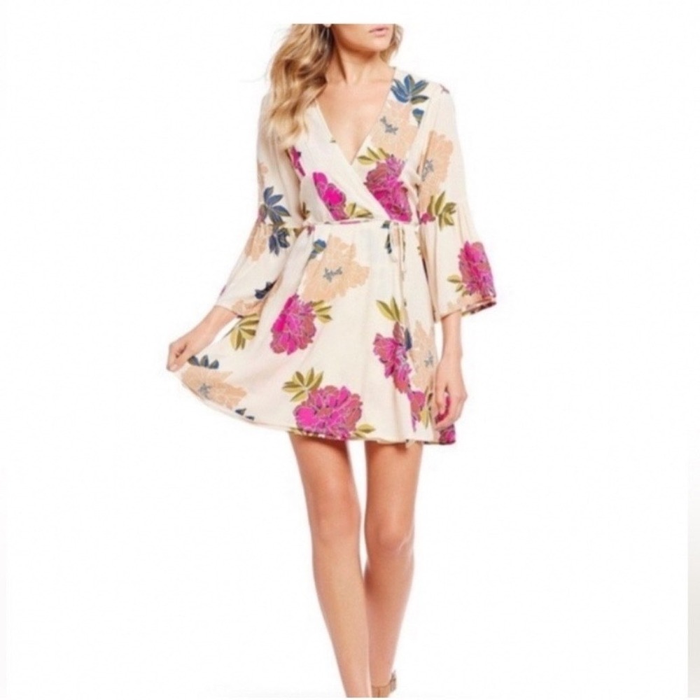 Billabong Divine Floral Bell Sleeve Mini Dress Pink Cream Beachy Boho Sz Small